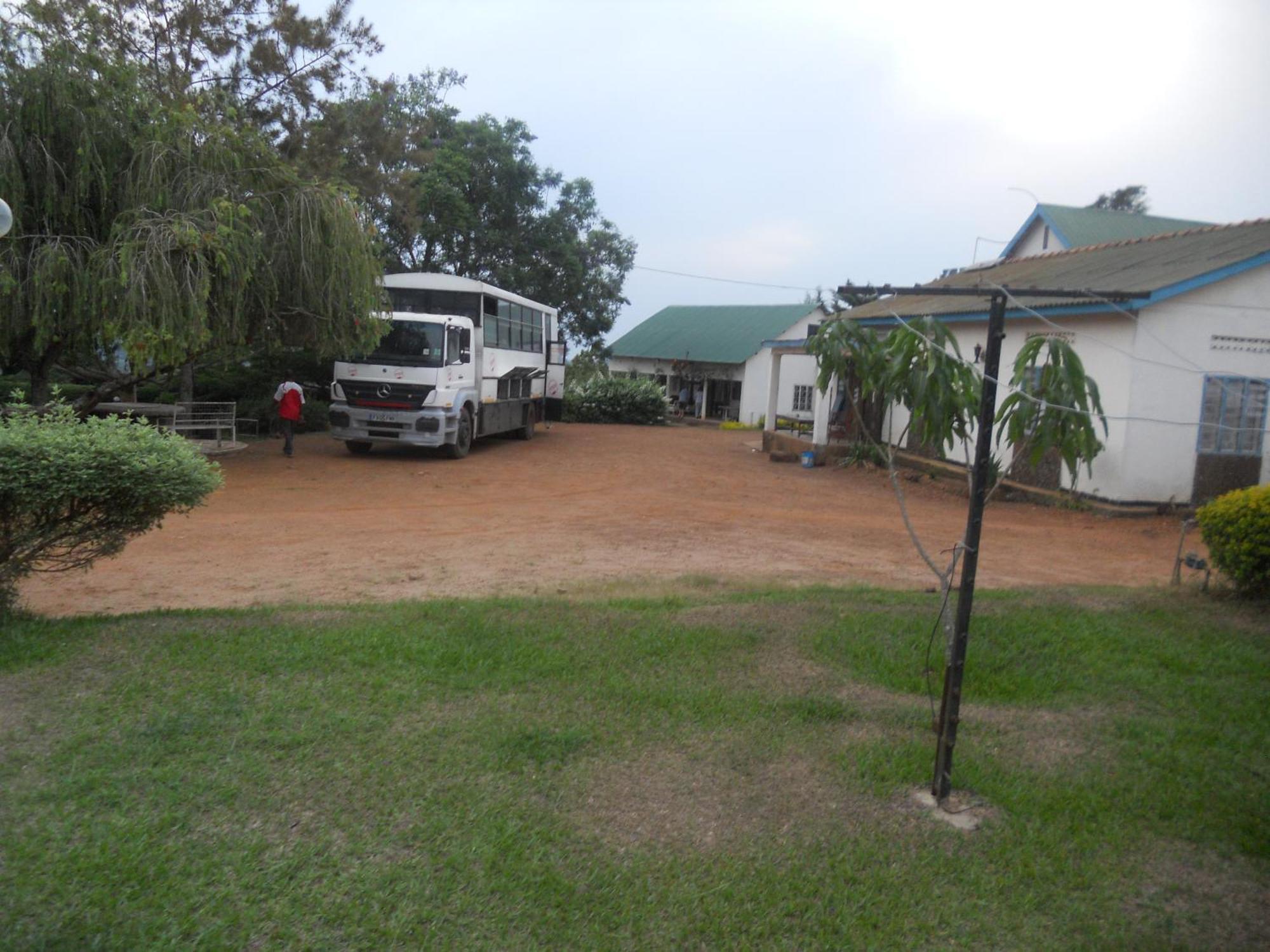 Masaka Backpackers, Tourists Cottage & Campsite Exterior photo